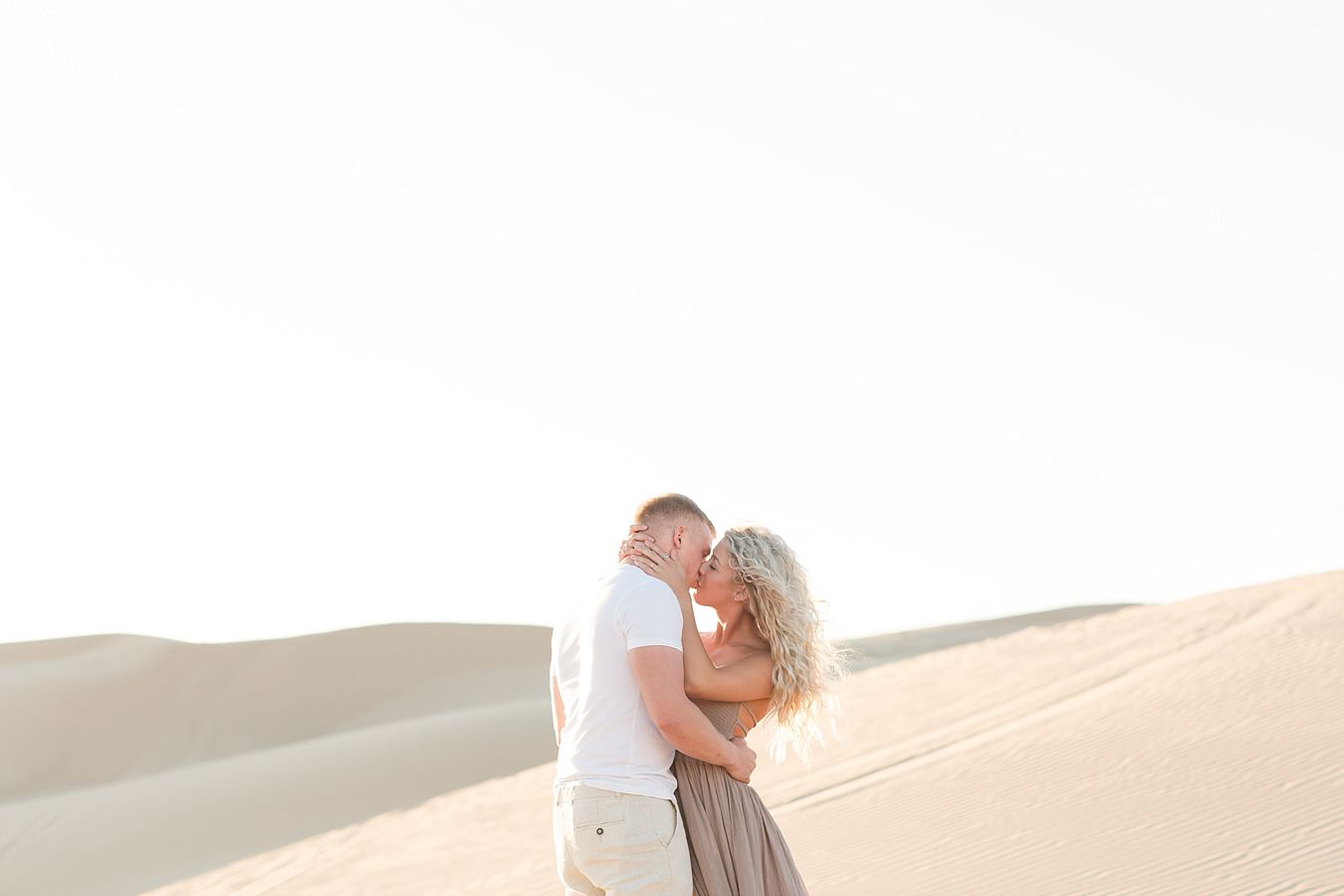 engagement session in sand dunes