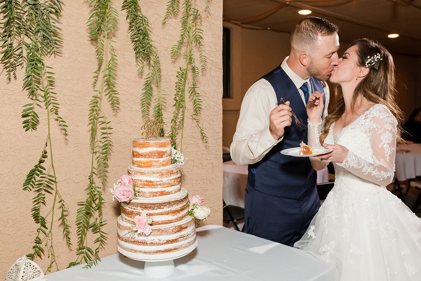 cakes with no icing, wedding cake bakery