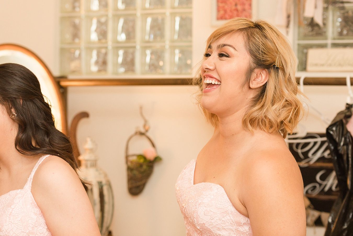 candid wedding pictures