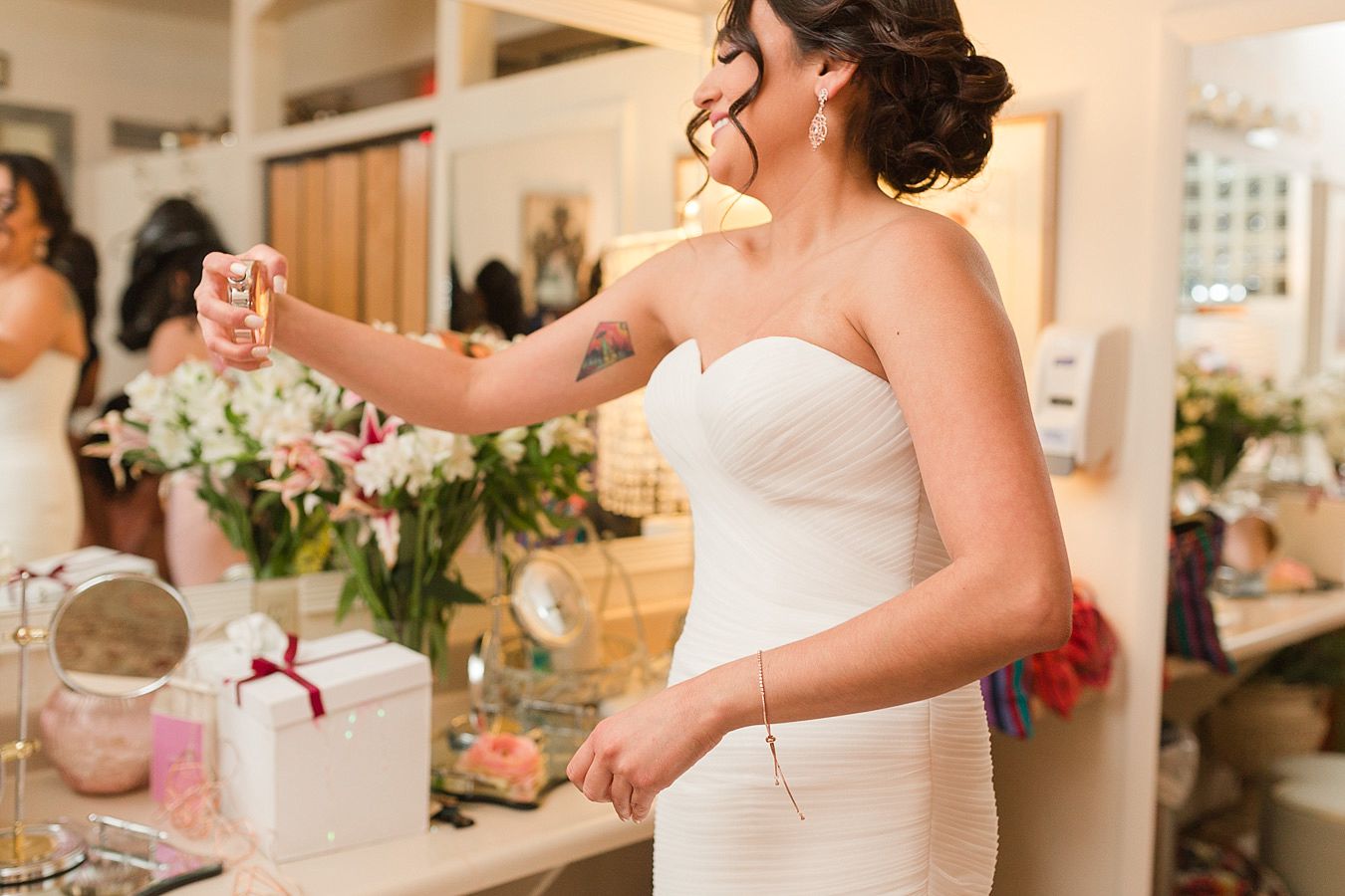 Stillwell-House-Tucson-Wedding-Photographers_0033.jpg candid wedding pictures